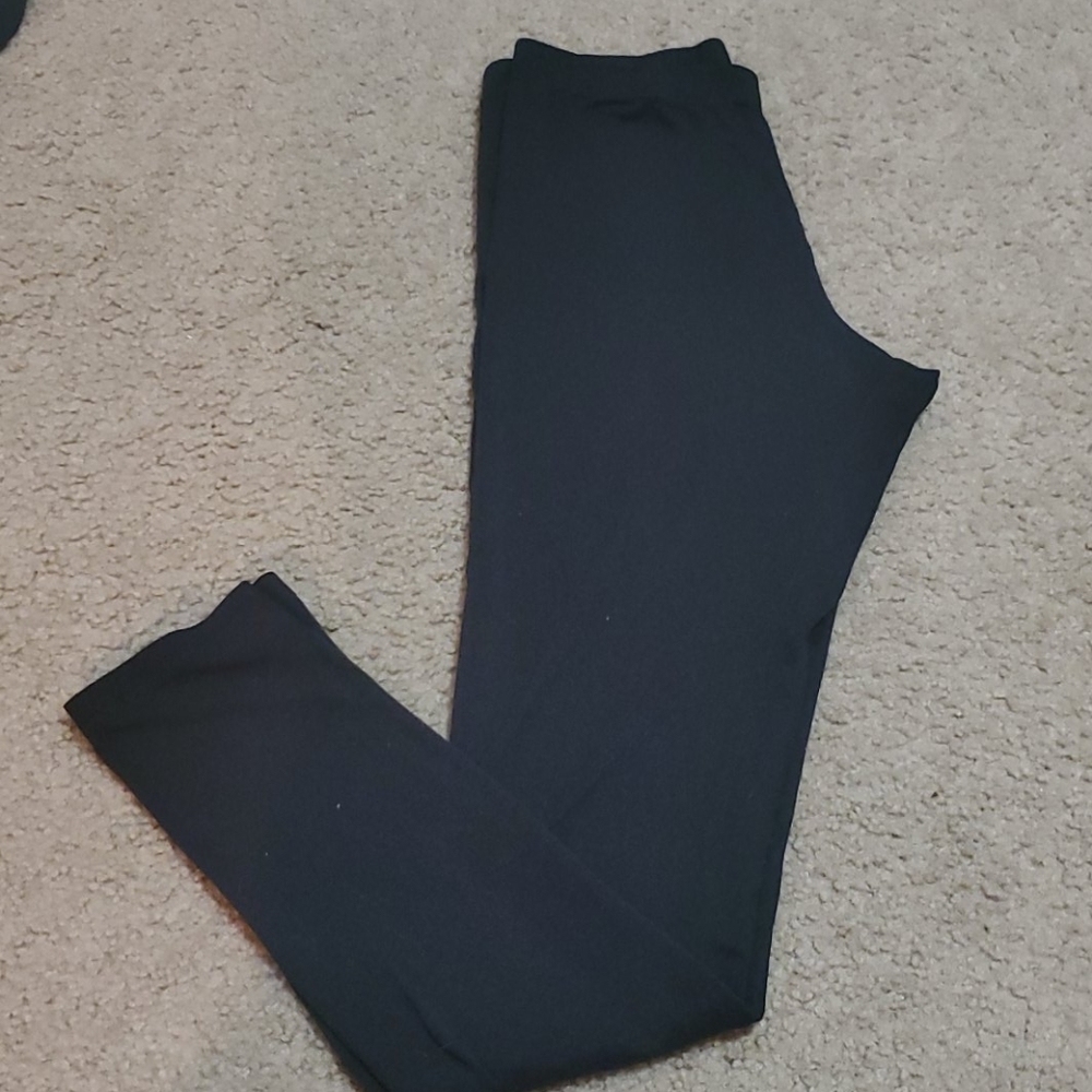 BLACK LEGGINGS